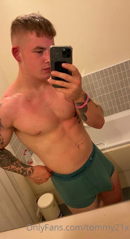 34 Young Twunk Tommy Simpson tommy21x onlyfans LEAKED