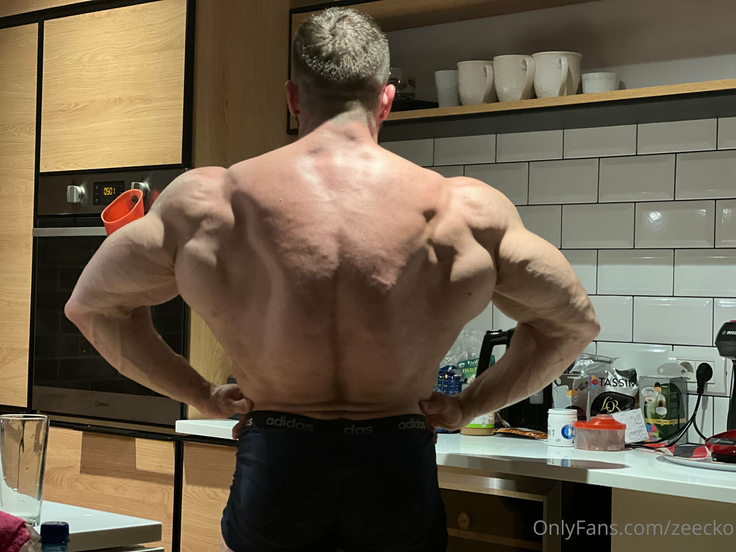 112 Massive bodybuilder Pavel Červinka zeecko onlyfans porn