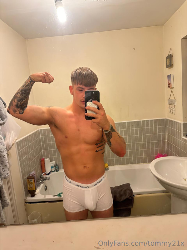 17 Young Twunk Tommy Simpson tommy21x onlyfans LEAKED