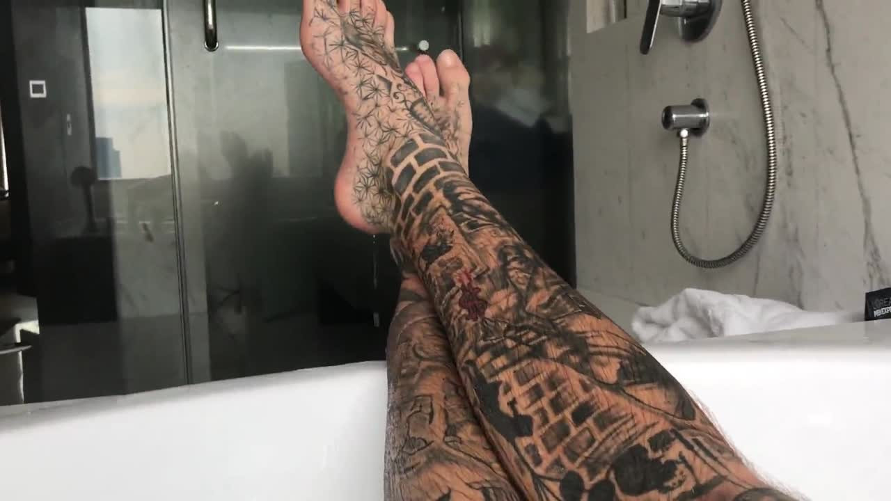 18 X Factor contestant tattooed hunk Ellis Lacy elecy123 onlyfans porn