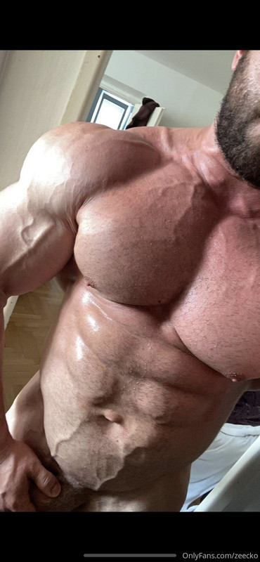 182 Massive bodybuilder Pavel Červinka zeecko onlyfans porn