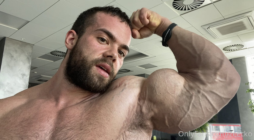 193 Massive bodybuilder Pavel Červinka zeecko onlyfans porn