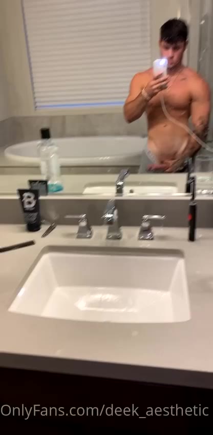 21 Derek Martin  deek_aesthetic Onlyfans Video