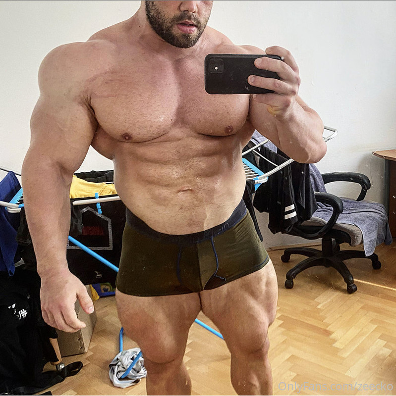 219 Massive bodybuilder Pavel Červinka zeecko onlyfans porn