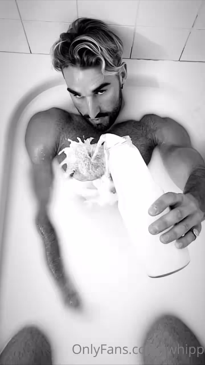 22 Muscle Hunk James Whipp jameswhipps onlyfans