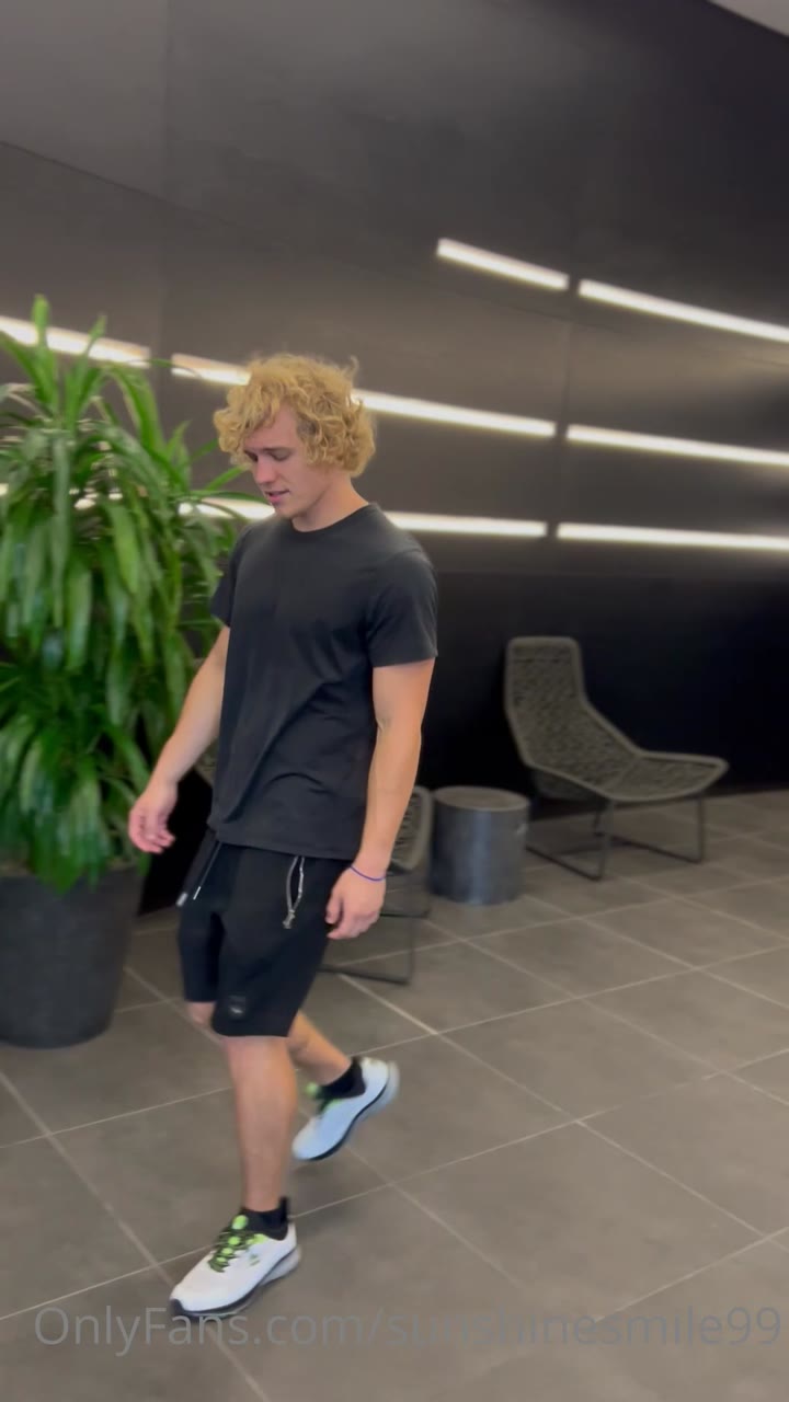 246  Curly Haired jock  Owen Lindberg sunshinesmile99 onlyfans porn