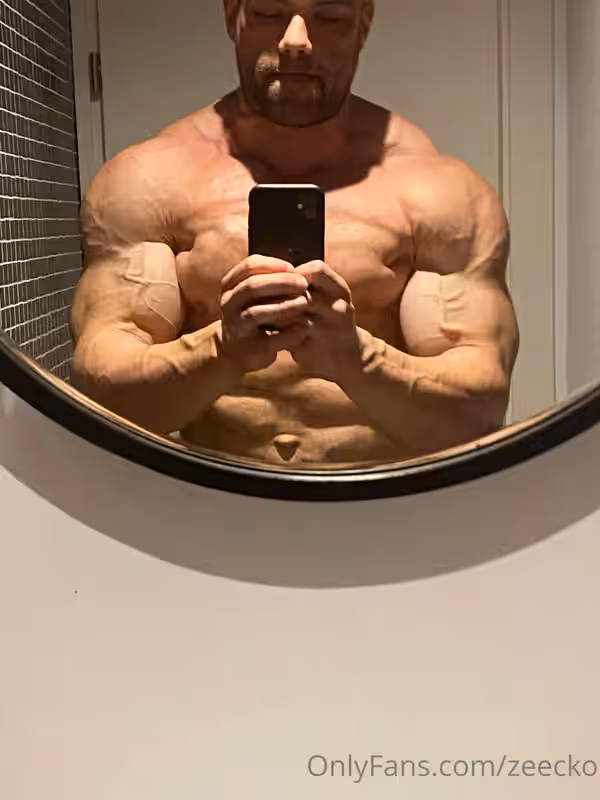 261 Massive bodybuilder Pavel Červinka zeecko onlyfans porn