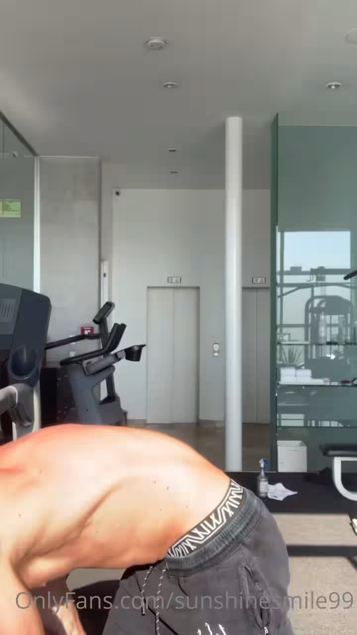 266  Curly Haired jock  Owen Lindberg sunshinesmile99 onlyfans porn