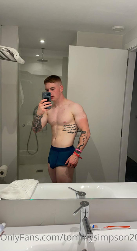 27 Young Twunk Tommy Simpson tommy21x onlyfans LEAKED