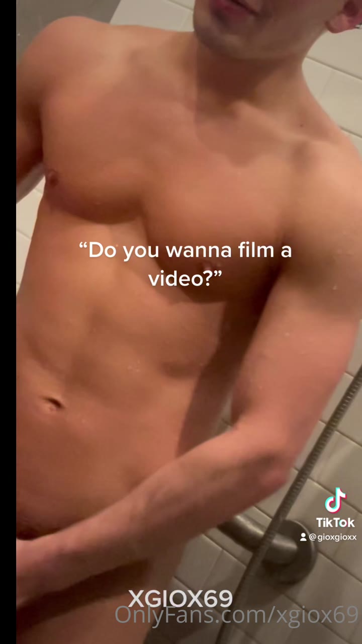 31 Curly haired twunk GIO xgiox69 onlyfans fuck