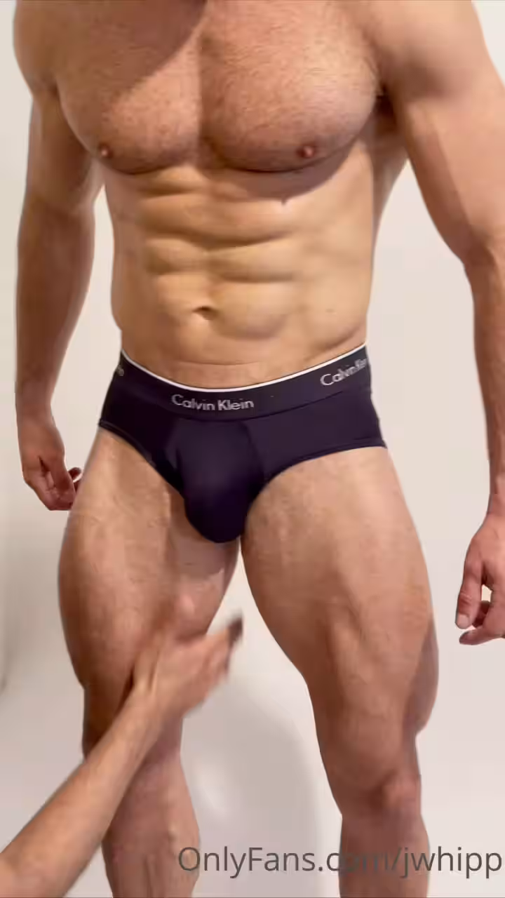 37 Muscle Hunk James Whipp jameswhipps onlyfans