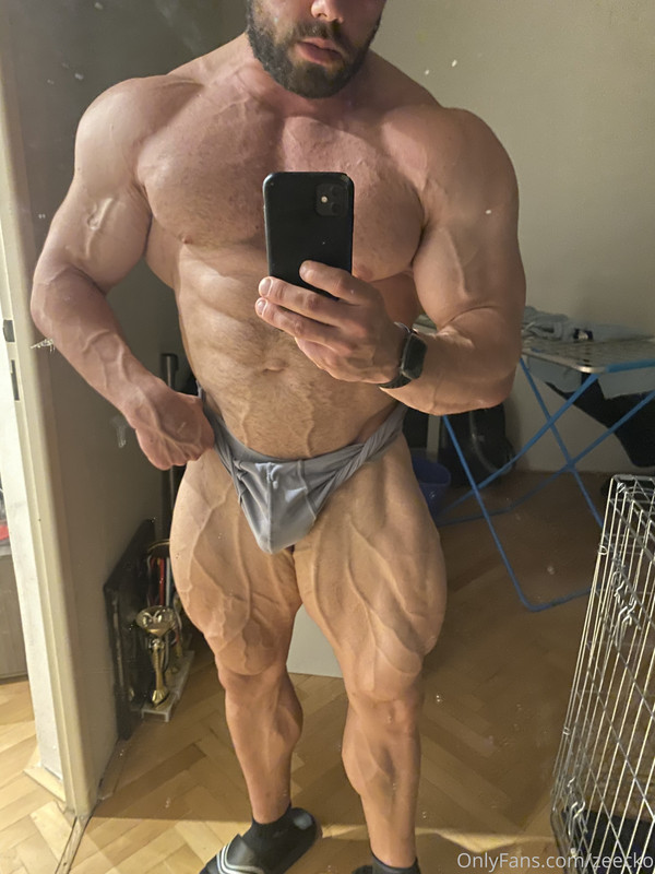 40 Massive bodybuilder Pavel Červinka zeecko onlyfans porn