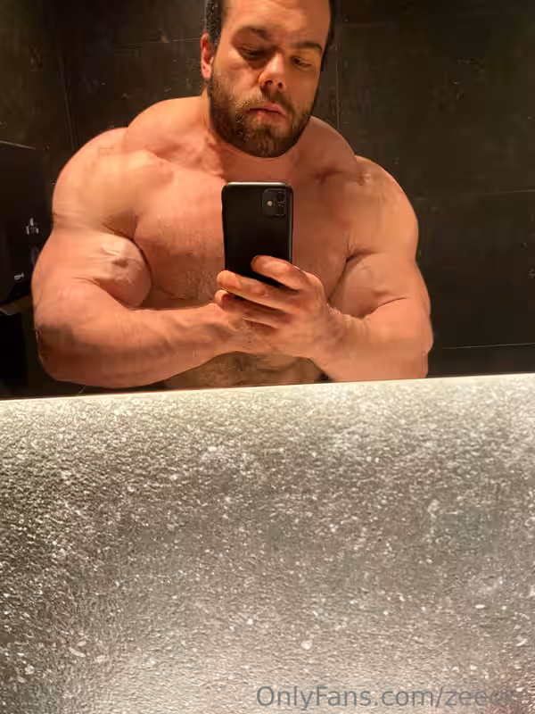 258 Massive bodybuilder Pavel Červinka zeecko onlyfans porn
