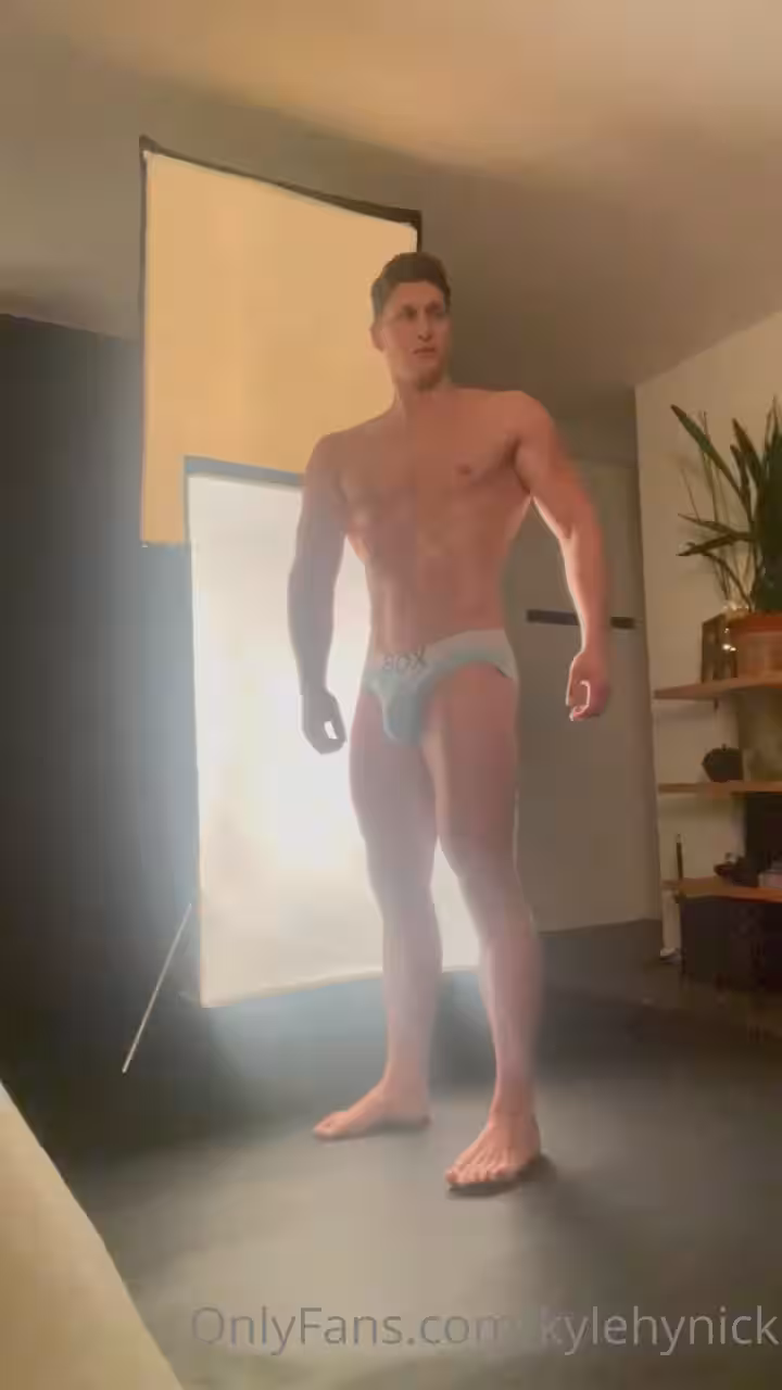 42 hot model Kyle Hynick naughty video