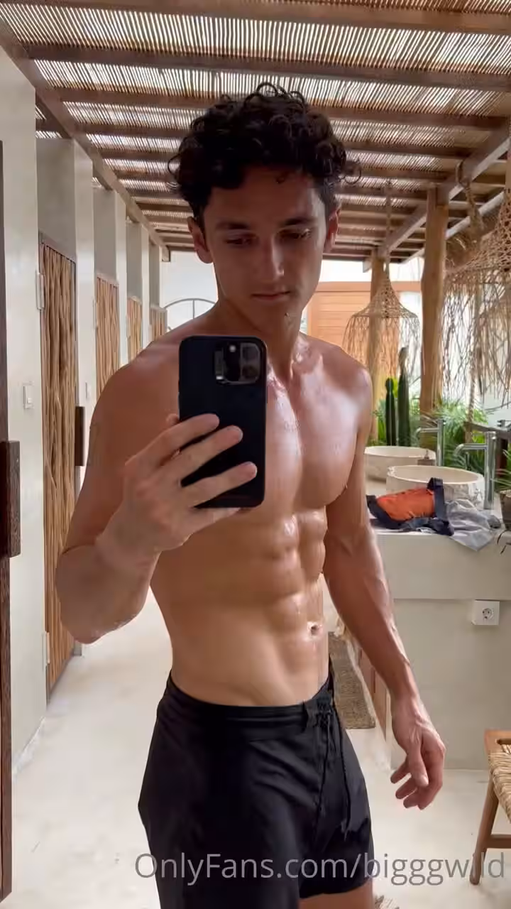 44 Big cock muscle stud Jake Wild bigggwild Onlyfans porn