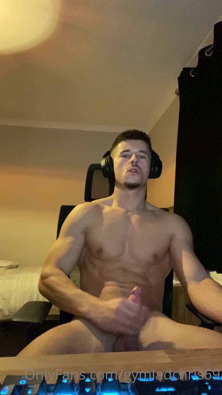 5 British hottie GymLadChris69 Onlyfans porn leaked