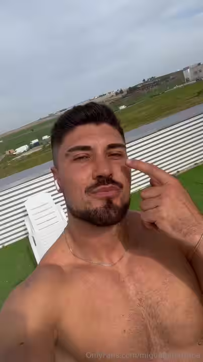 5 Soccer player Miguel Guerrero miguelguerreroa leaked onlyfans