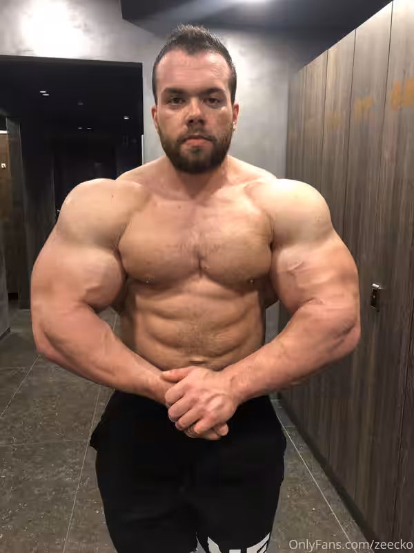 269 Massive bodybuilder Pavel Červinka zeecko onlyfans porn