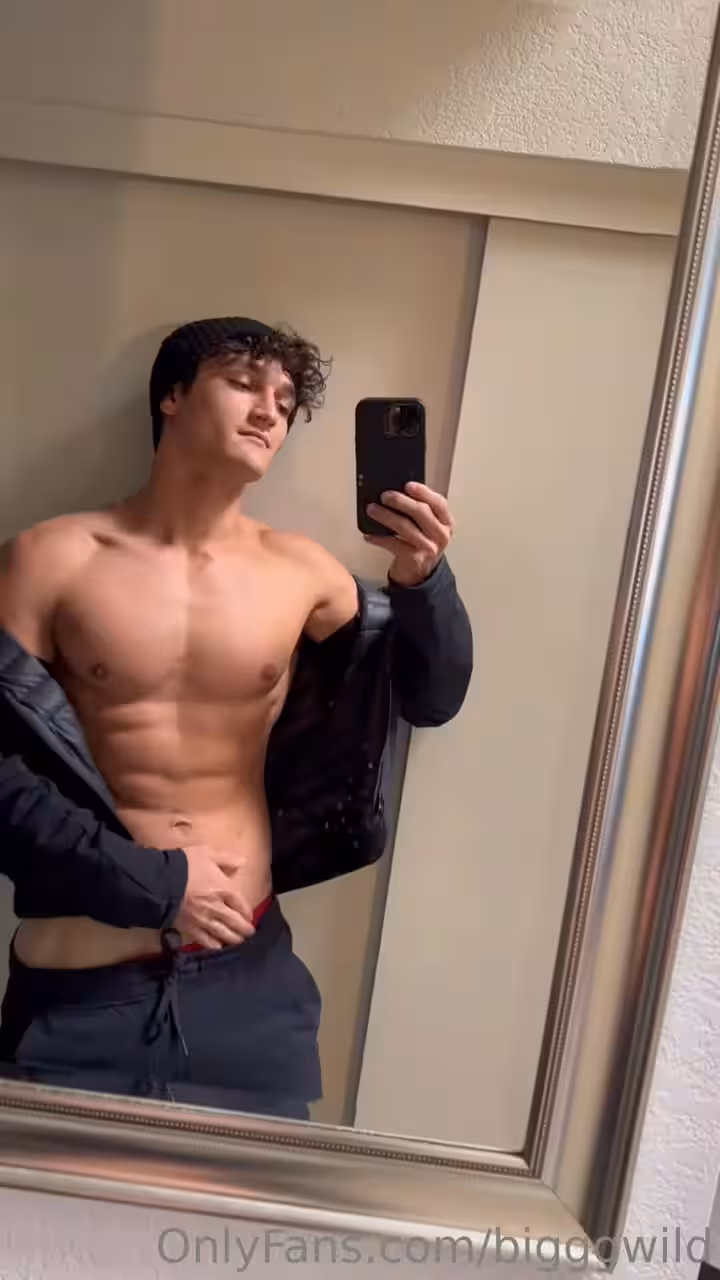 54 Big cock muscle stud Jake Wild bigggwild Onlyfans porn