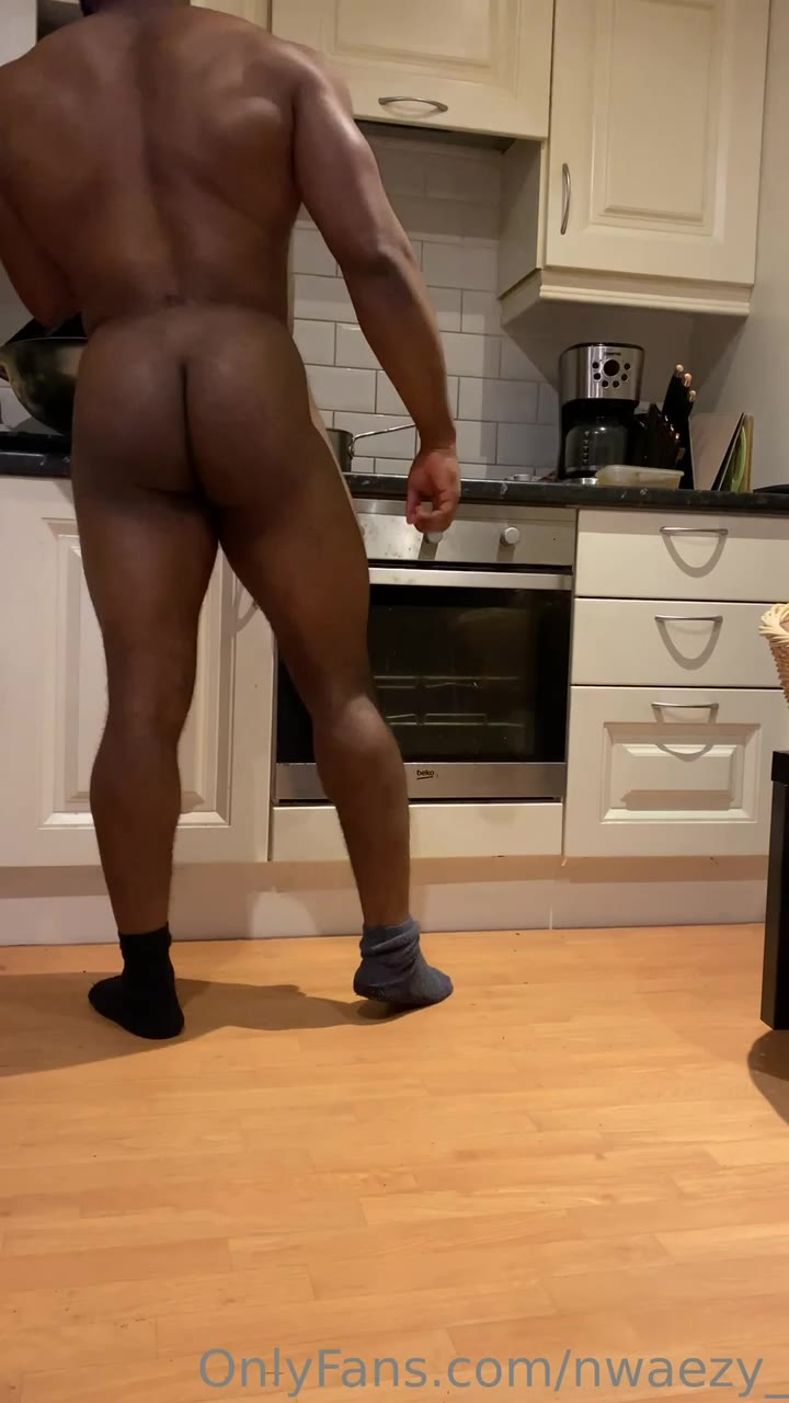 60 black Muscle stud Nwaezy_ Steven Gray OnlyFans porn