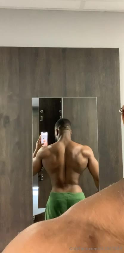 72 black Muscle stud Nwaezy_ Steven Gray OnlyFans porn