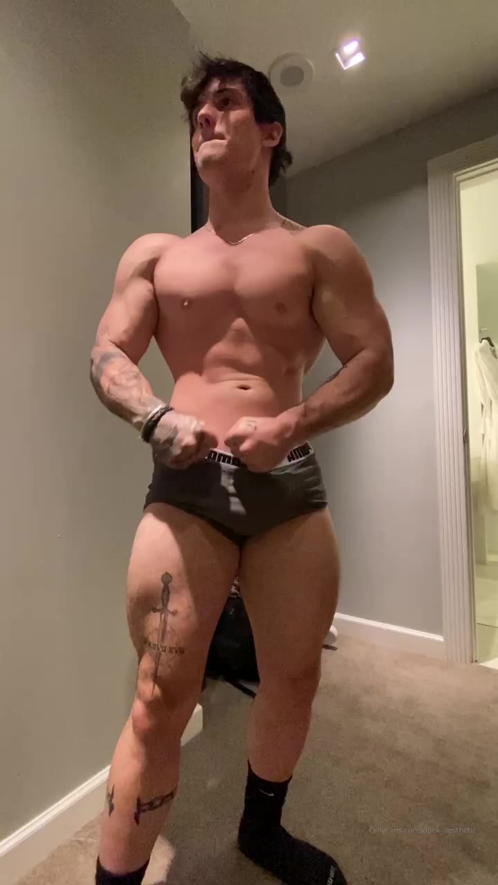 72 Derek Martin  deek_aesthetic Onlyfans Video