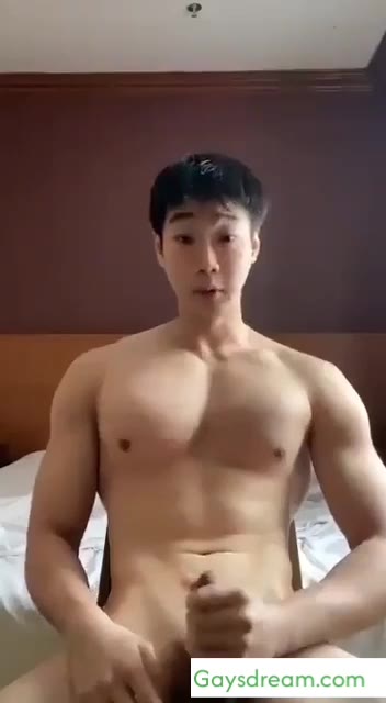 KOREAN MUSCLE CUTIE WALTER SOH MOANS AND CUMS