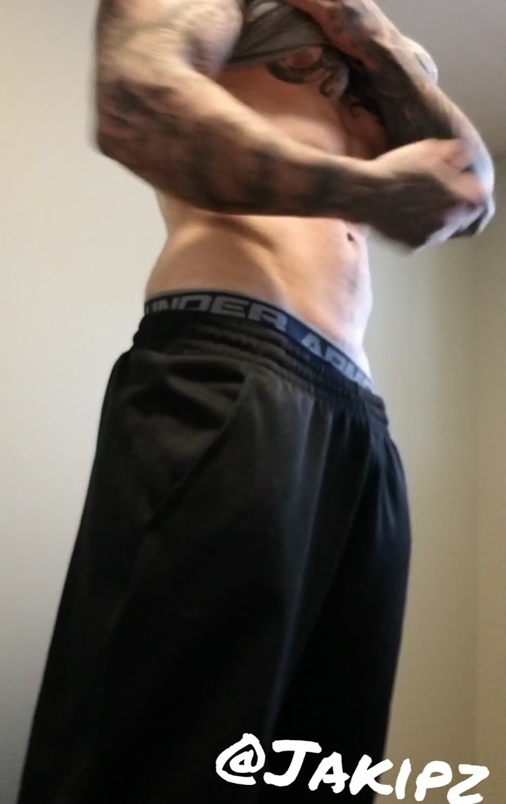 608  humongous cock tiktoker  Jakipz Jake Andrich Onlyfans