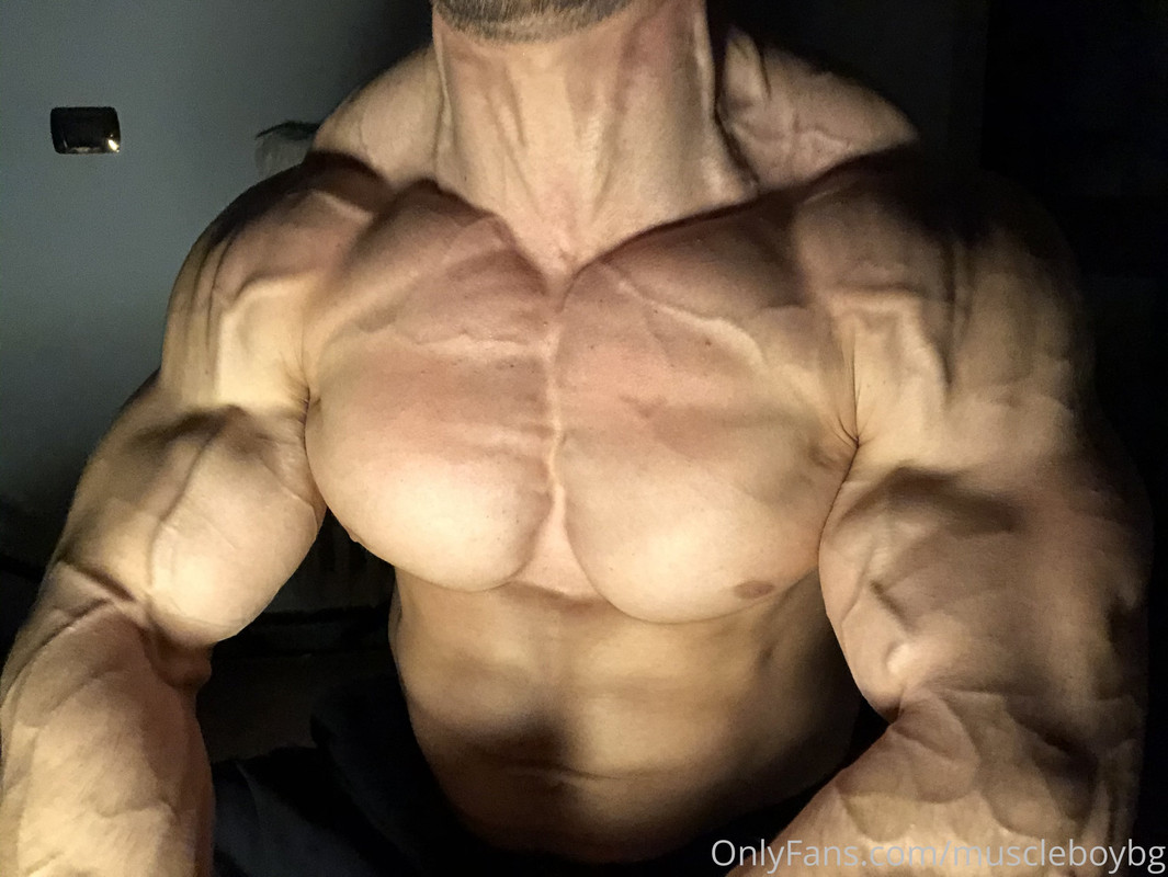 130 MuscleBoyBG Onlyfans LEAKED