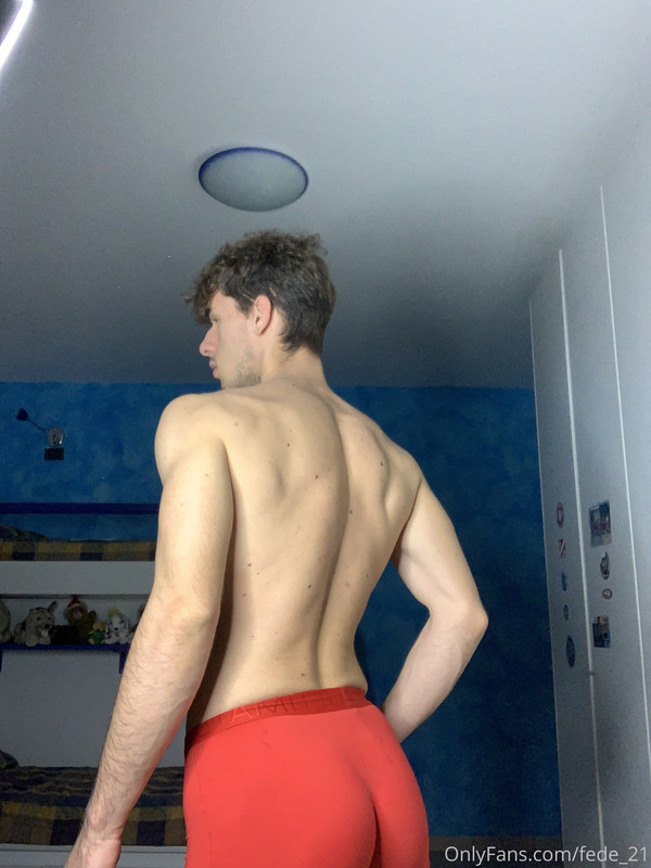 143 Italian muscle hunk Federico fede_21 onlyfans wank off porn