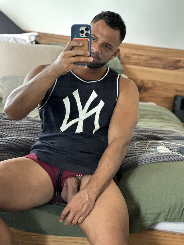 155 Black Hunk Reegswood  onlyfans leaked