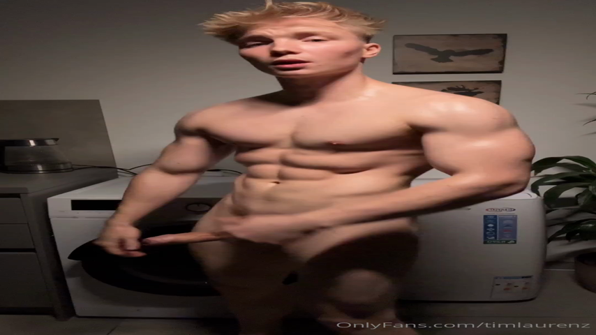 159 Cutie muscle blond TikTok cosplayer Tim Laurenz timlaurenz OnlyFans porn