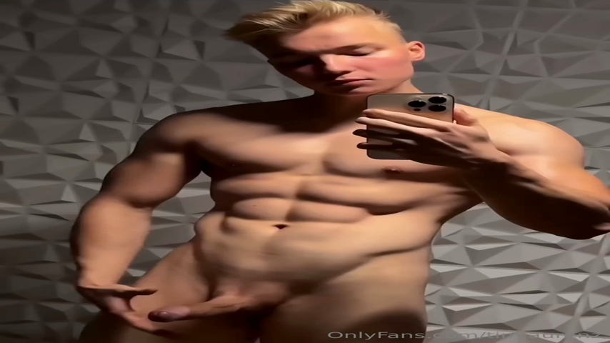 170 Cutie muscle blond TikTok cosplayer Tim Laurenz timlaurenz OnlyFans porn