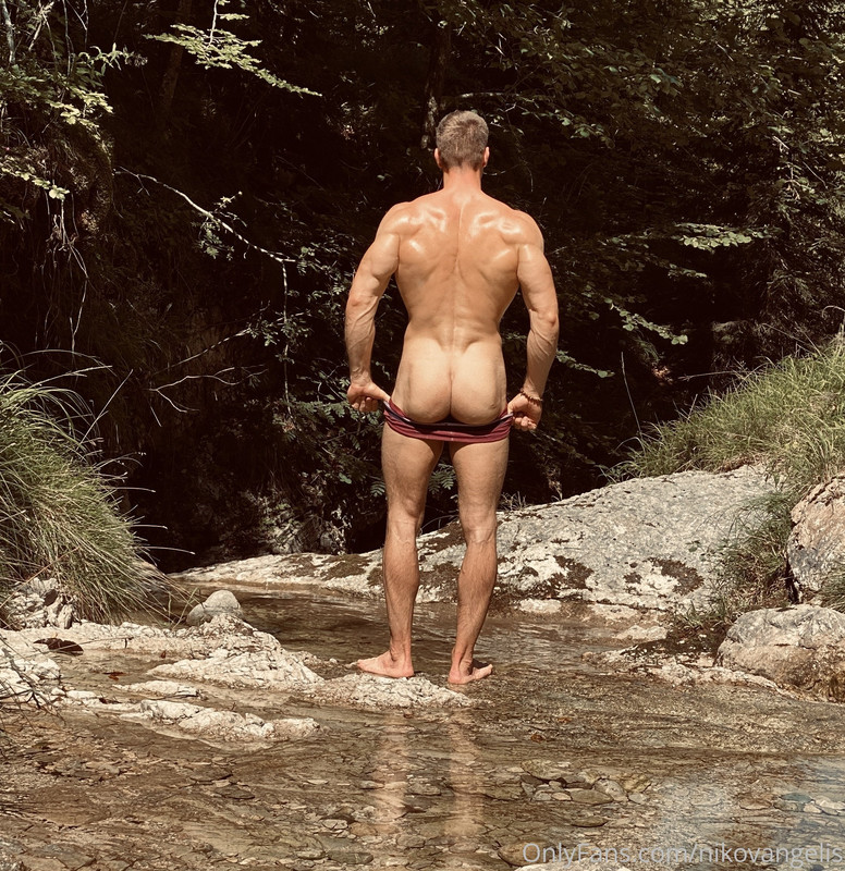 181 Czech hunk Niko Vangelis nikovangelis onlyfans porn