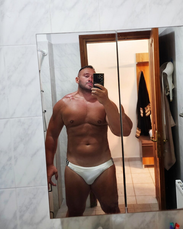 20 Serbian daddy Vladimir Ivanović   vladimir_35 onlyfans leaked