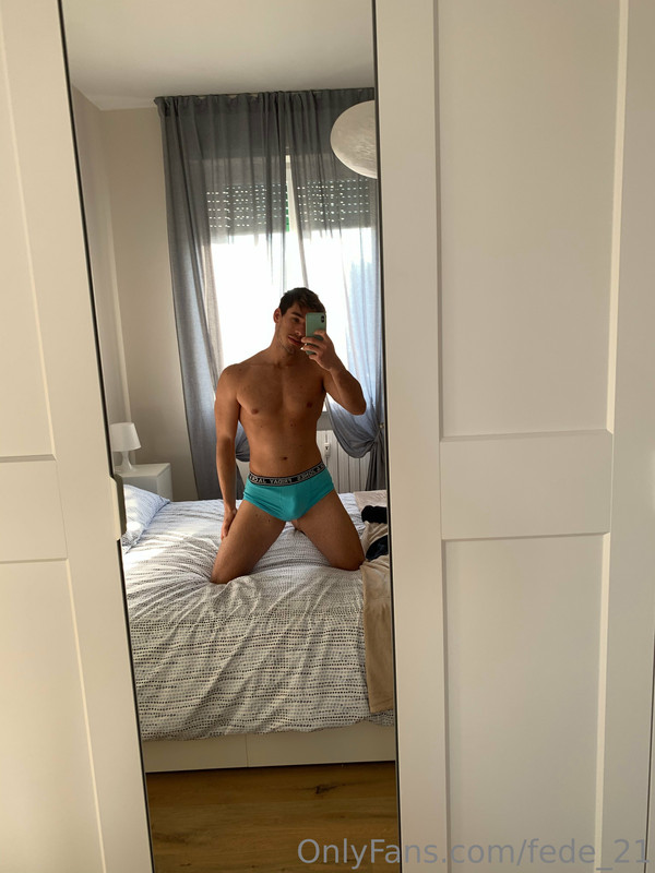 232 Italian muscle hunk Federico fede_21 onlyfans wank off porn