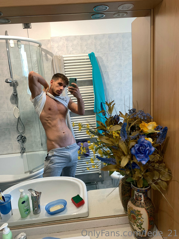 246 Italian muscle hunk Federico fede_21 onlyfans wank off porn