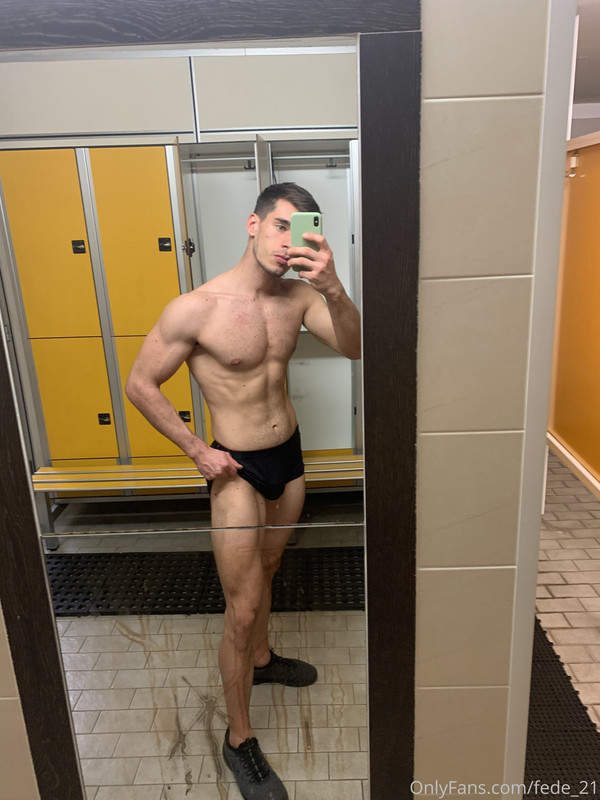 258 Italian muscle hunk Federico fede_21 onlyfans wank off porn