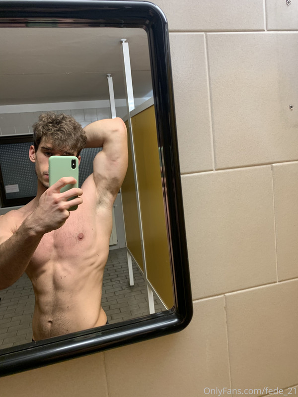 261 Italian muscle hunk Federico fede_21 onlyfans wank off porn