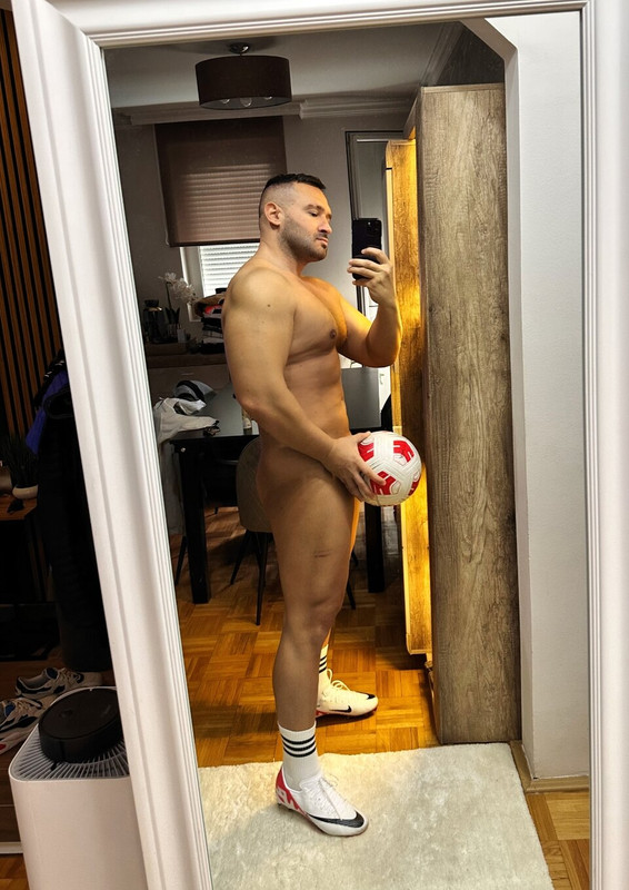 265 Serbian daddy Vladimir Ivanović   vladimir_35 onlyfans leaked