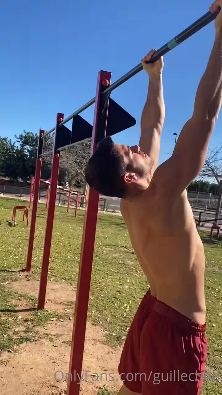 272  Spanish fitness model Guille Choa guillechoa onlyfans porn