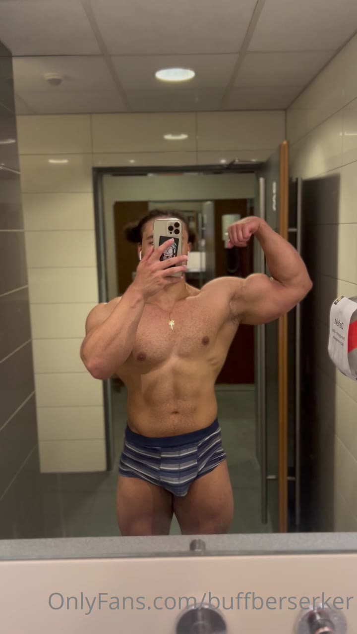 291 Hottie latino Pedro buffberserker buff_weeb OnlyFans Porn