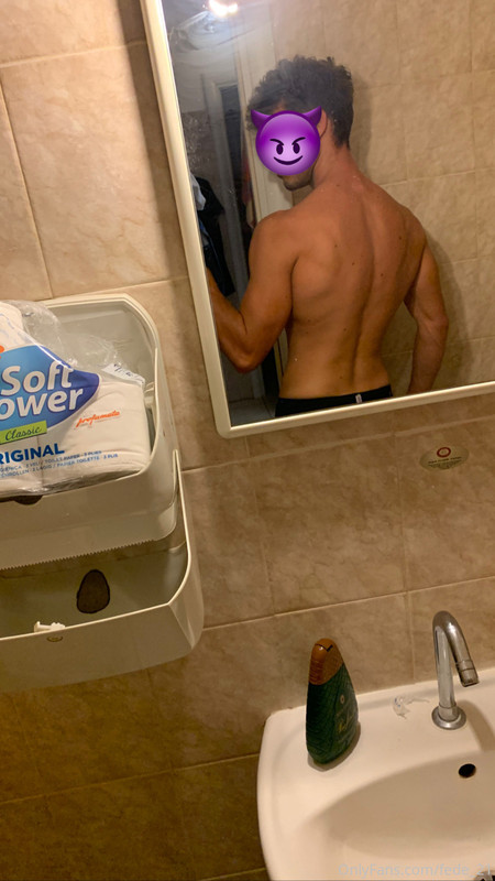 297 Italian muscle hunk Federico fede_21 onlyfans wank off porn