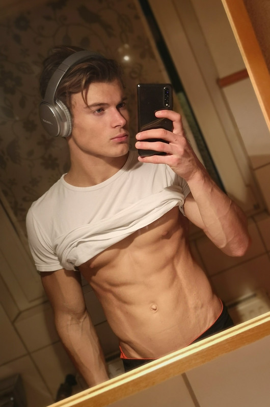 300 Sexy Young Jock Leo Stuke xleox  onlyfans porn
