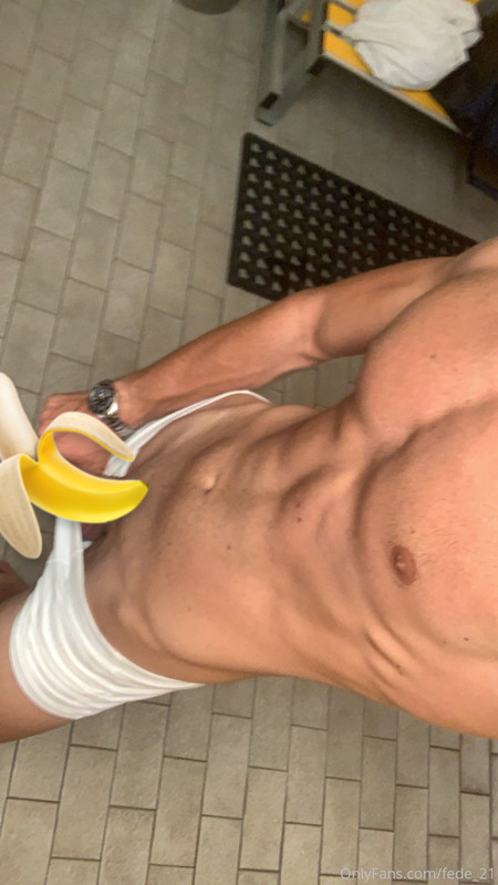 303 Italian muscle hunk Federico fede_21 onlyfans wank off porn