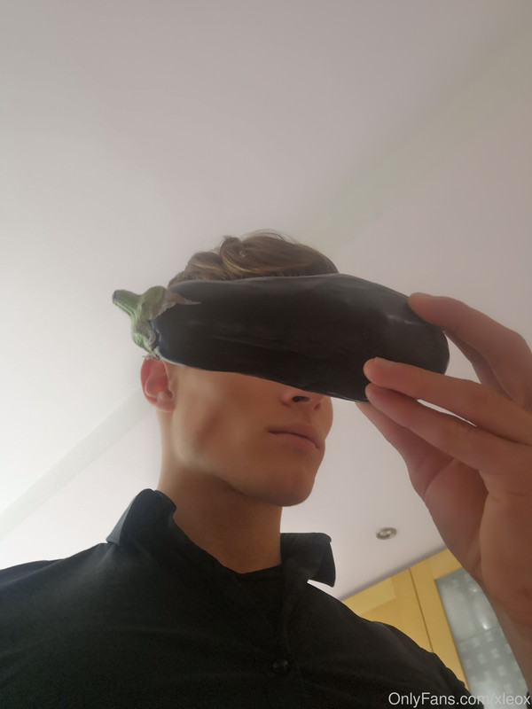 318 Sexy Young Jock Leo Stuke xleox  onlyfans porn