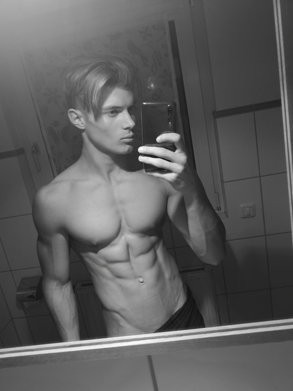 320 Sexy Young Jock Leo Stuke xleox  onlyfans porn