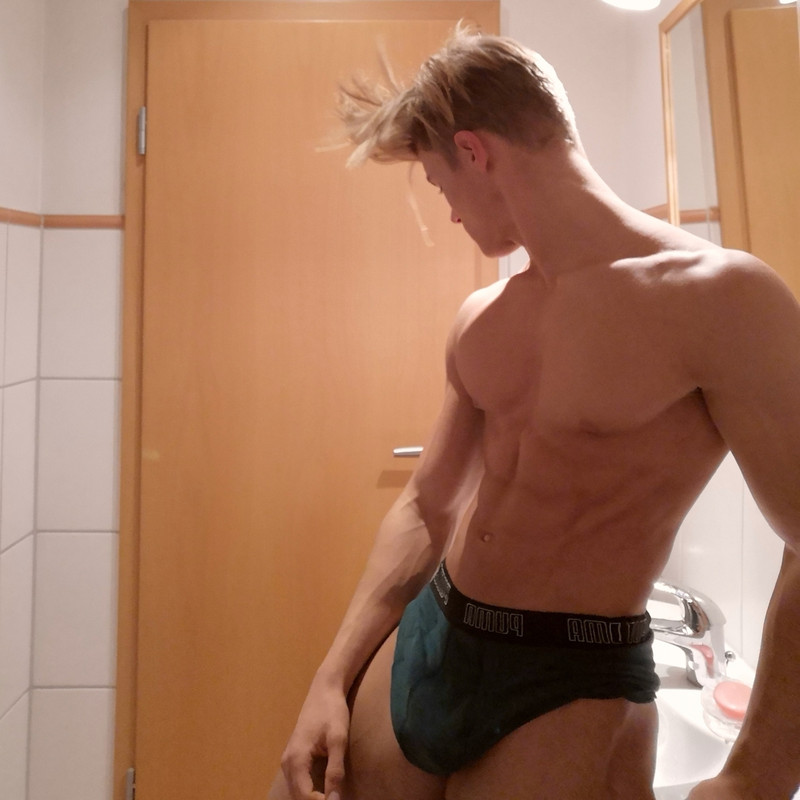 329 Sexy Young Jock Leo Stuke xleox  onlyfans porn