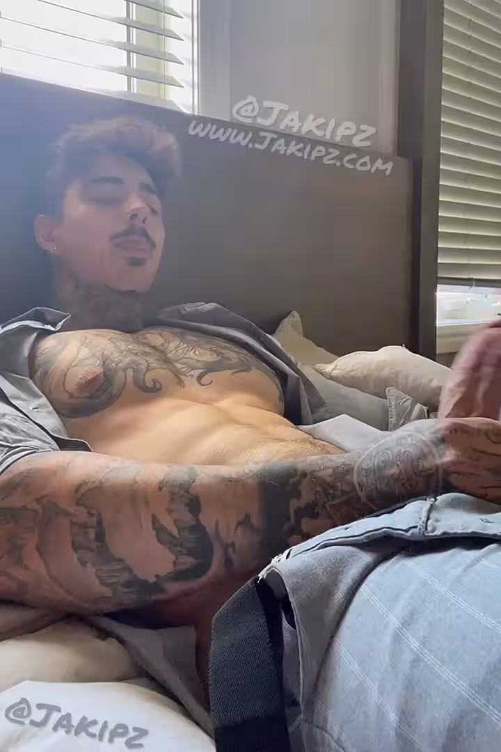 534 humongous cock tiktoker Jakipz Jake Andrich Onlyfans