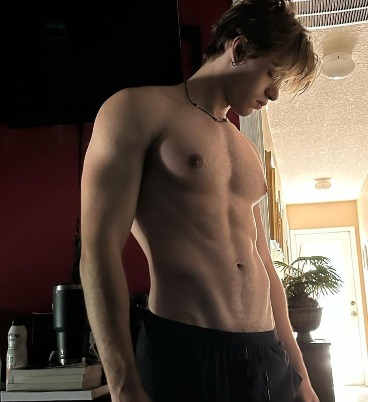 392 GAY MUSCLE FAGGOT CUMSLUT WHORE Chase Stobbe cmschse Onlyfans porn LEAKED